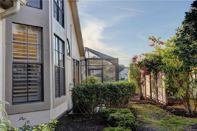 66 Water Oaks WAY # D66, Naples, FL 34105