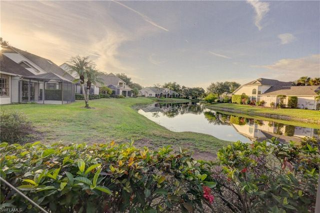 66 Water Oaks WAY # D66, Naples, FL 34105