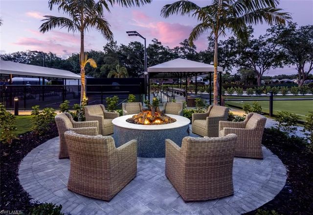 66 Water Oaks WAY # D66, Naples, FL 34105