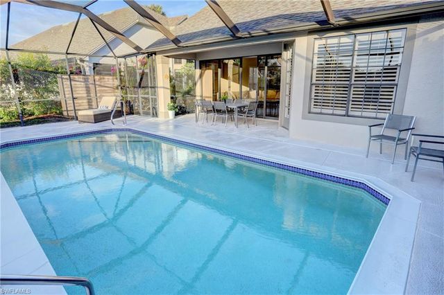 66 Water Oaks WAY # D66, Naples, FL 34105