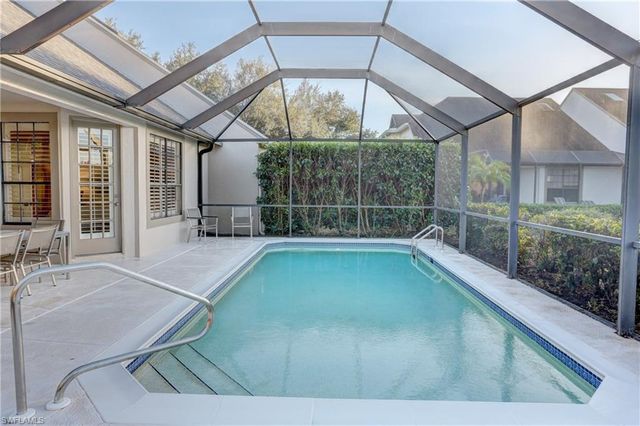 66 Water Oaks WAY # D66, Naples, FL 34105