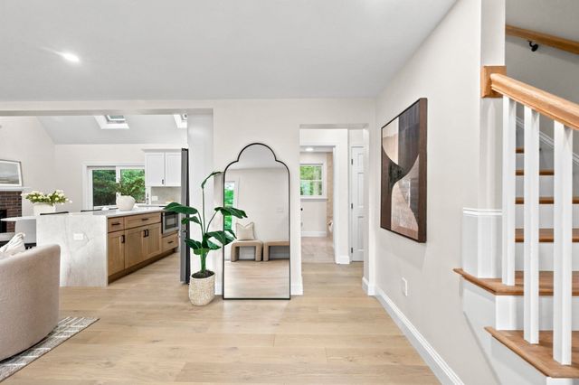 21 Old Barn Rd, Plymouth, MA 02360