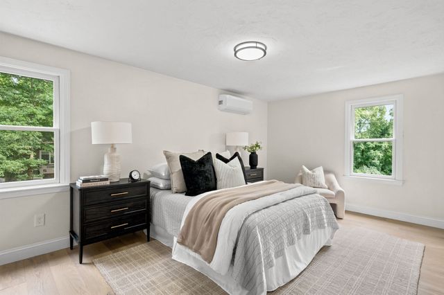 21 Old Barn Rd, Plymouth, MA 02360