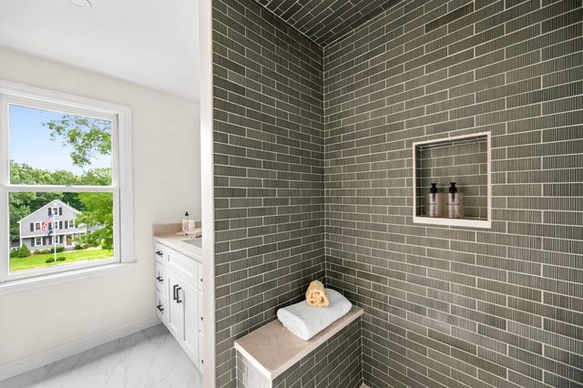 21 Old Barn Rd, Plymouth, MA 02360