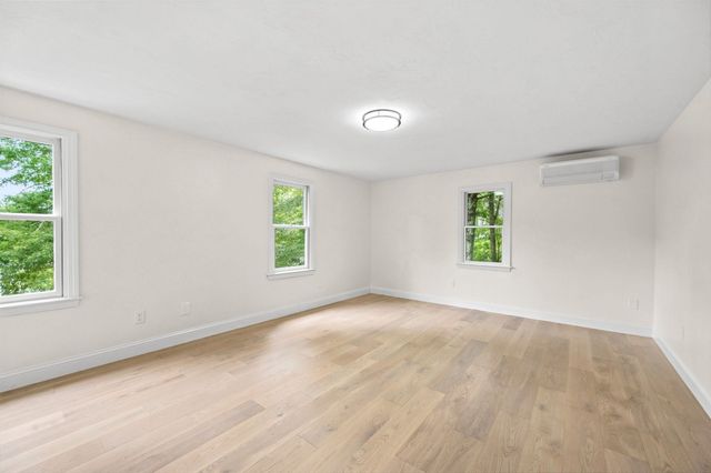 21 Old Barn Rd, Plymouth, MA 02360
