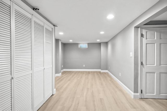 21 Old Barn Rd, Plymouth, MA 02360