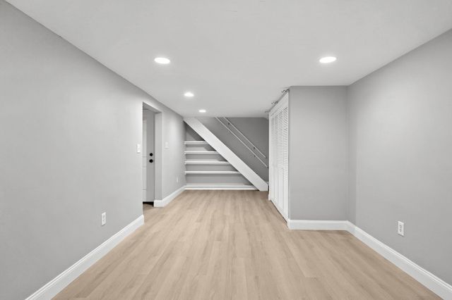 21 Old Barn Rd, Plymouth, MA 02360