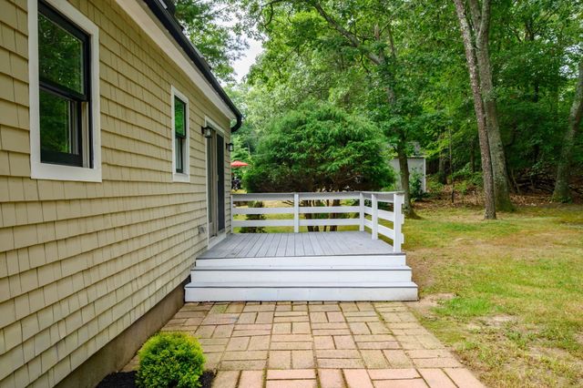 21 Old Barn Rd, Plymouth, MA 02360