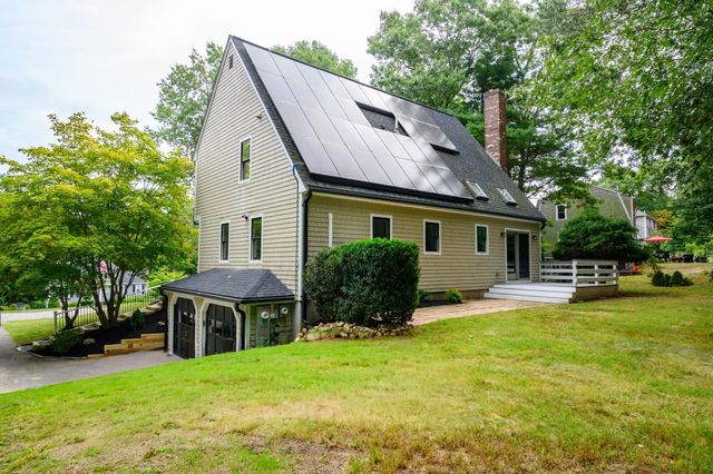 21 Old Barn Rd, Plymouth, MA 02360
