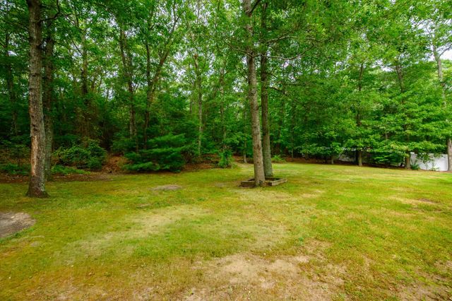 21 Old Barn Rd, Plymouth, MA 02360