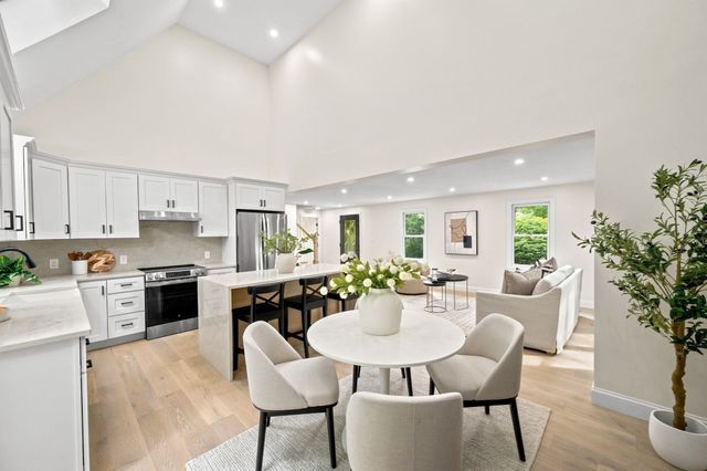 21 Old Barn Rd, Plymouth, MA 02360