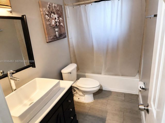 13963 NE 3rd Court D2, North Miami, FL 33161