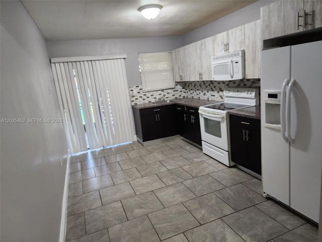 13963 NE 3rd Court D2, North Miami, FL 33161