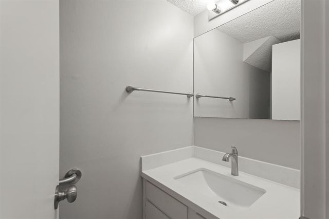 2212 Shadowdale Drive 358, Houston, TX 77043