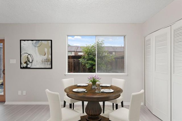 2212 Shadowdale Drive 358, Houston, TX 77043