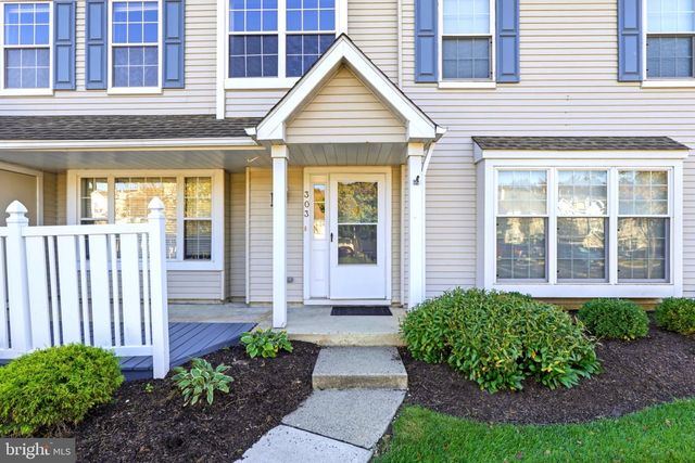 303 OSWEGO CT, Mount Laurel, NJ 08054