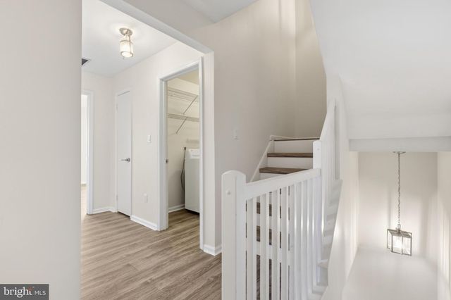 303 OSWEGO CT, Mount Laurel, NJ 08054