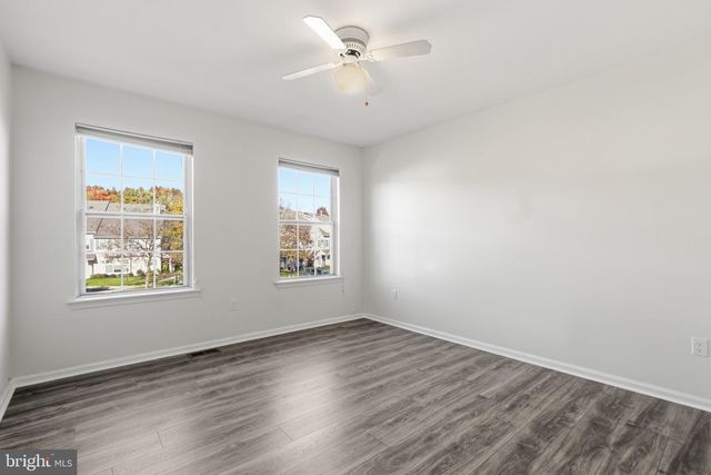 303 OSWEGO CT, Mount Laurel, NJ 08054