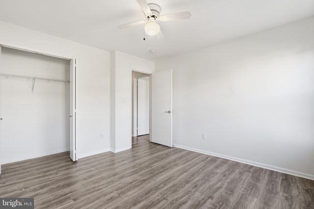 303 OSWEGO CT, Mount Laurel, NJ 08054