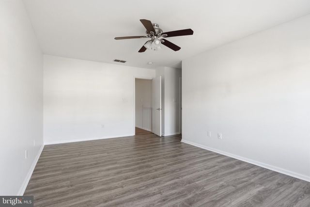 303 OSWEGO CT, Mount Laurel, NJ 08054
