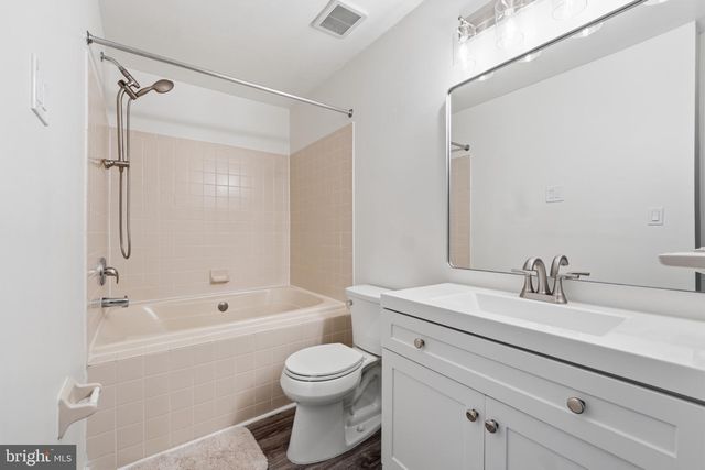 303 OSWEGO CT, Mount Laurel, NJ 08054