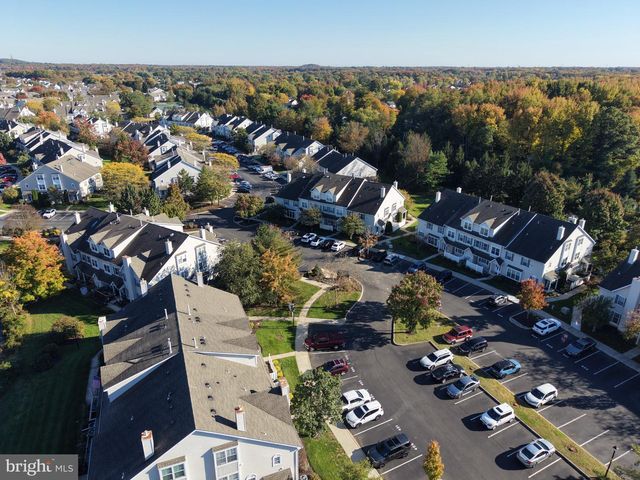 303 OSWEGO CT, Mount Laurel, NJ 08054