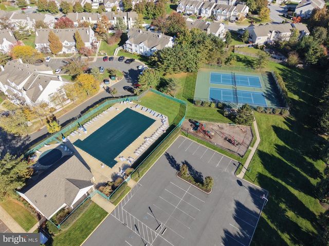 303 OSWEGO CT, Mount Laurel, NJ 08054