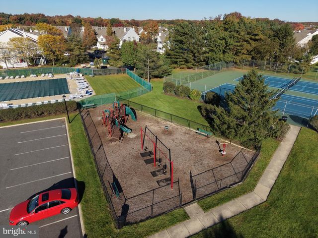 303 OSWEGO CT, Mount Laurel, NJ 08054