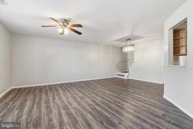 303 OSWEGO CT, Mount Laurel, NJ 08054