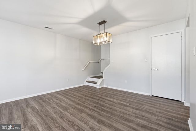 303 OSWEGO CT, Mount Laurel, NJ 08054