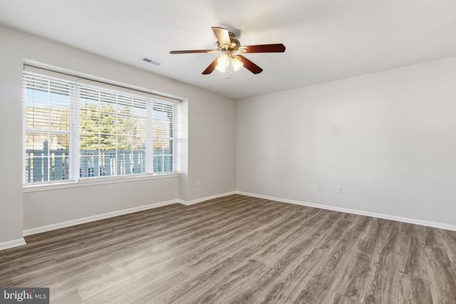 303 OSWEGO CT, Mount Laurel, NJ 08054