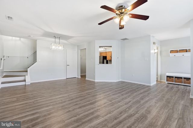 303 OSWEGO CT, Mount Laurel, NJ 08054
