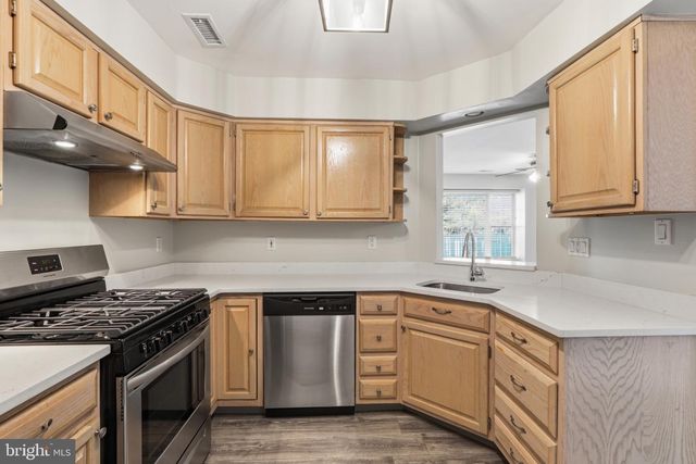303 OSWEGO CT, Mount Laurel, NJ 08054