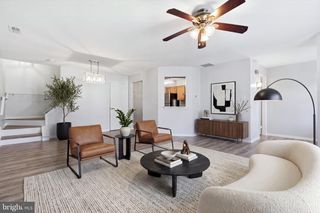 303 OSWEGO CT, Mount Laurel, NJ 08054