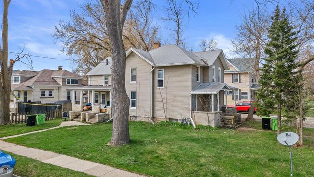 302 4th STREET, Beaver Dam, WI 53916