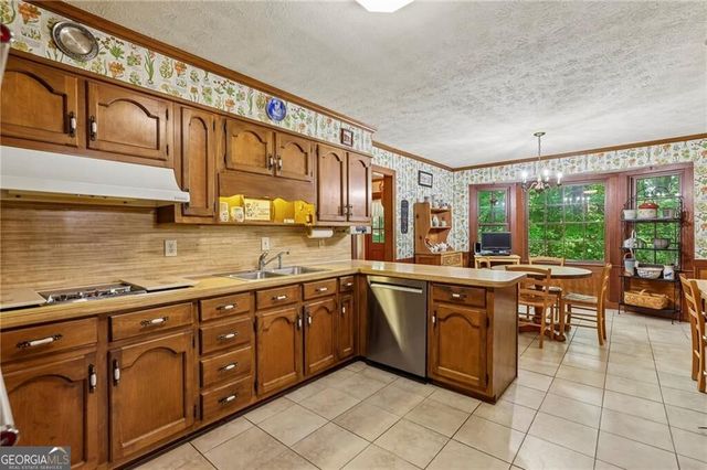 6051 Millstone Run, Stone Mountain, GA 30087