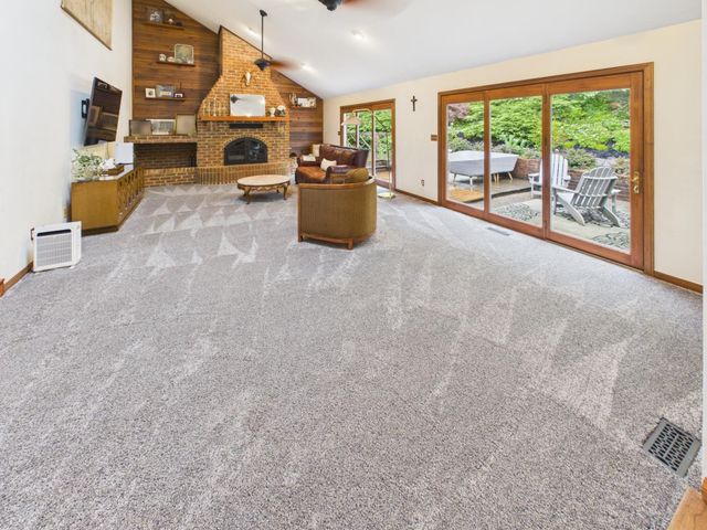 65 Derby Lane, Huntington, WV 25705