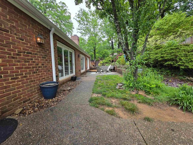 65 Derby Lane, Huntington, WV 25705