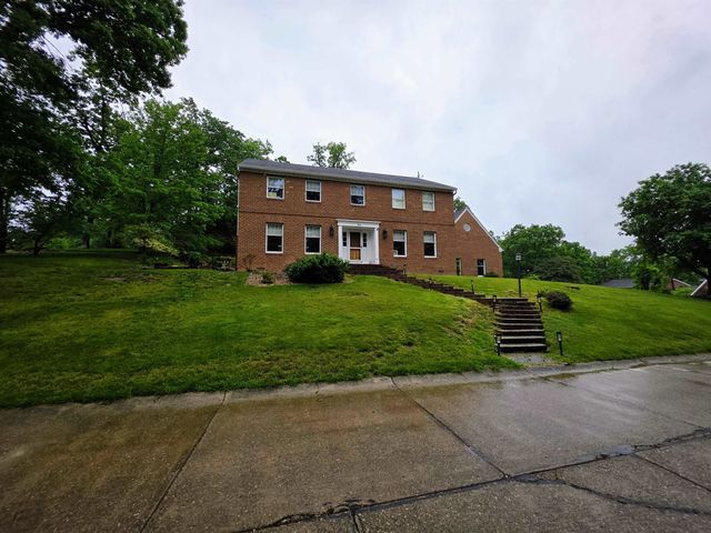65 Derby Lane, Huntington, WV 25705