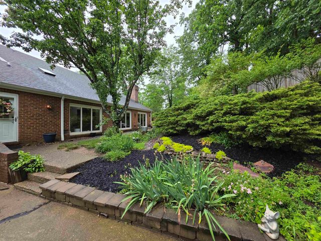 65 Derby Lane, Huntington, WV 25705