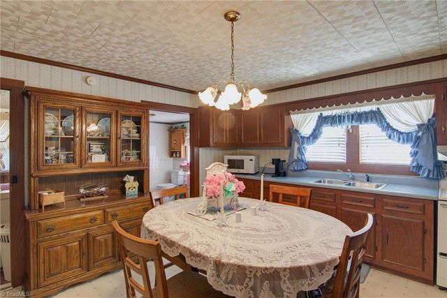375 Sisk Mill Loop, Madison, NC 27025
