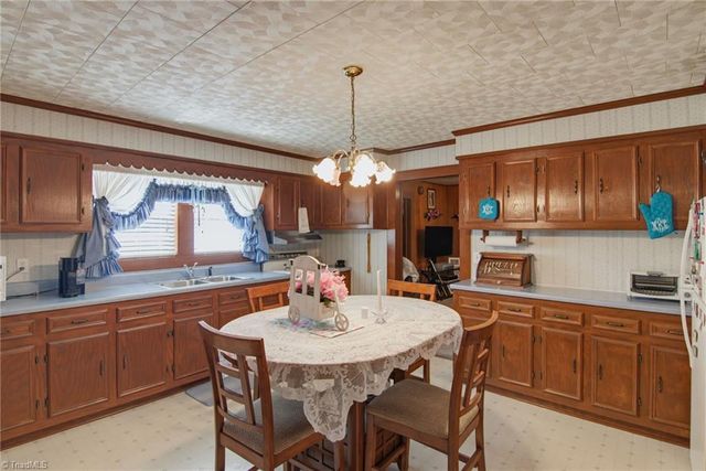 375 Sisk Mill Loop, Madison, NC 27025