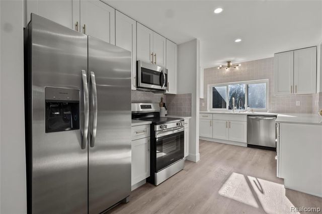 6440 Andersonville Road, Waterford, MI 48329