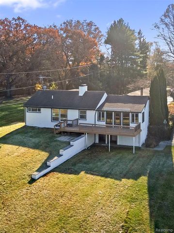 6440 Andersonville Road, Waterford, MI 48329