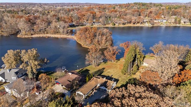 6440 Andersonville Road, Waterford, MI 48329