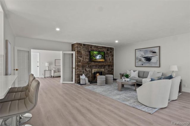 6440 Andersonville Road, Waterford, MI 48329