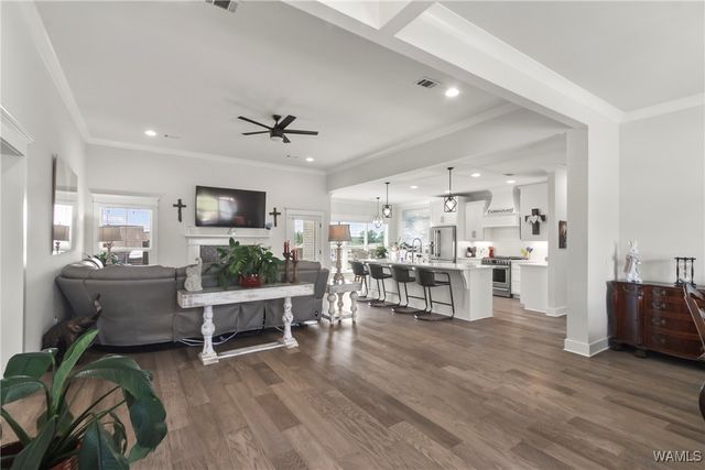 11264 Dooley Circle, Northport, AL 35475