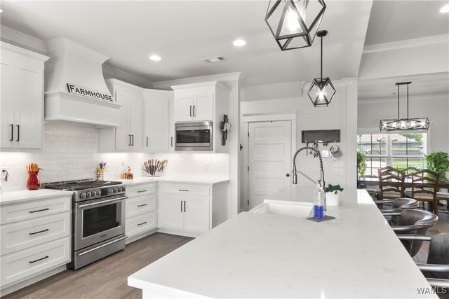 11264 Dooley Circle, Northport, AL 35475