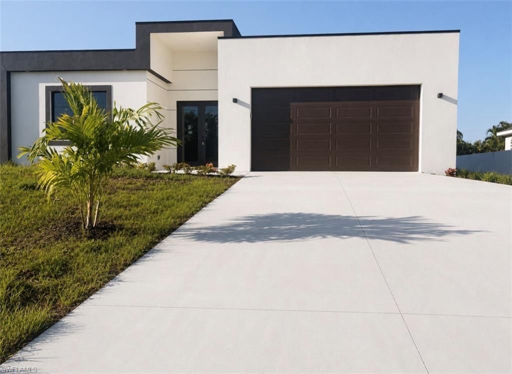 Image 1 of property listing at 2918 Diplomat PKWY W, Cape Coral, FL 33993