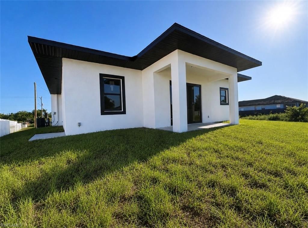 Image 23 of property listing at 2918 Diplomat PKWY W, Cape Coral, FL 33993